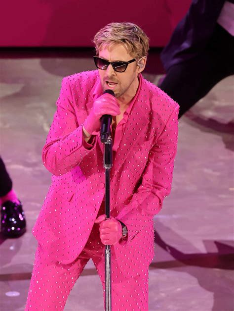 ryan gosling oscars outfit